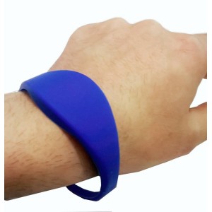 RFID Wristband Silikon mit sehr d&uuml;nnem Armband, versch. Farben und Wunschchip